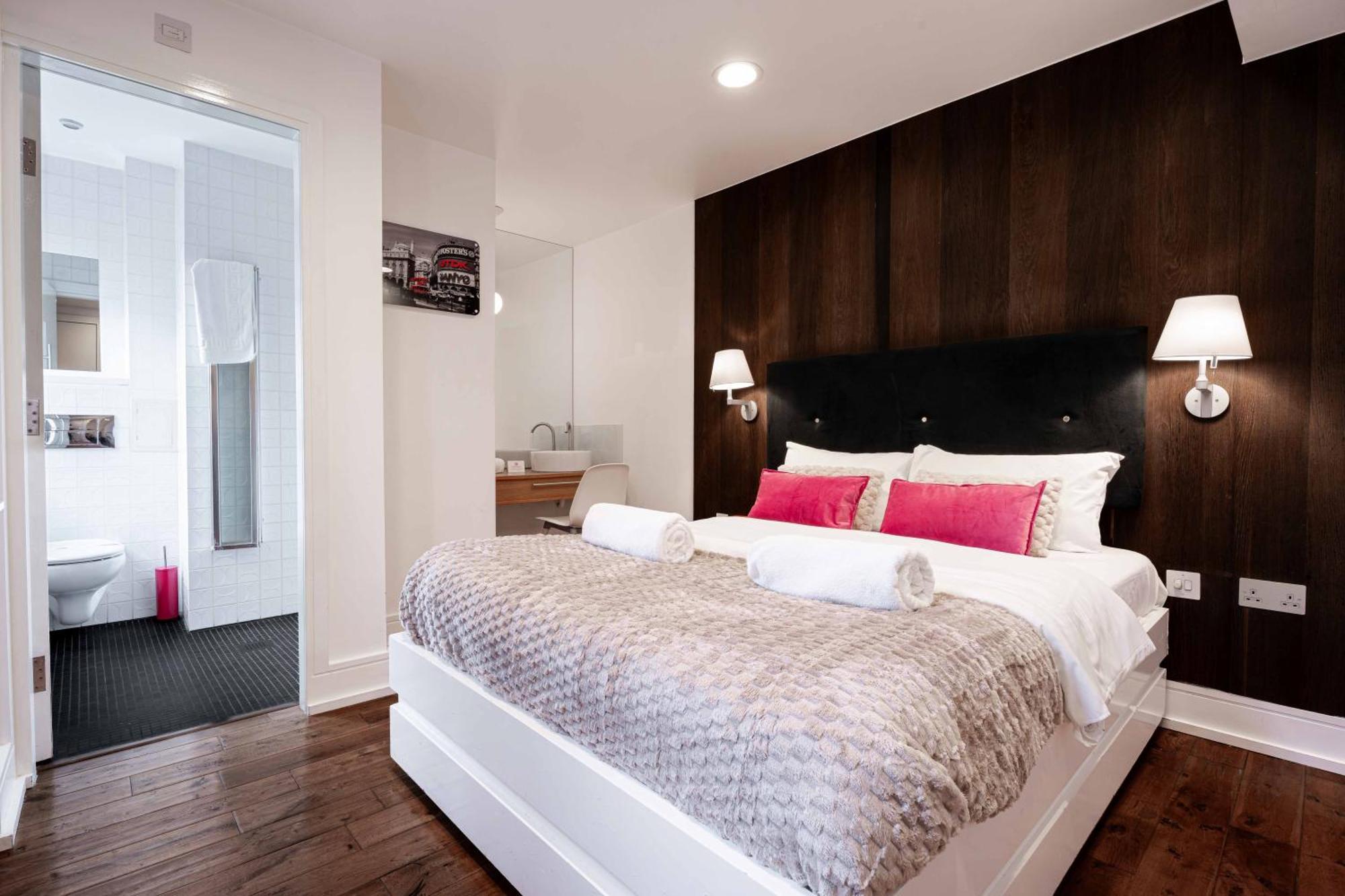 The Whitechapel Hotel 4*