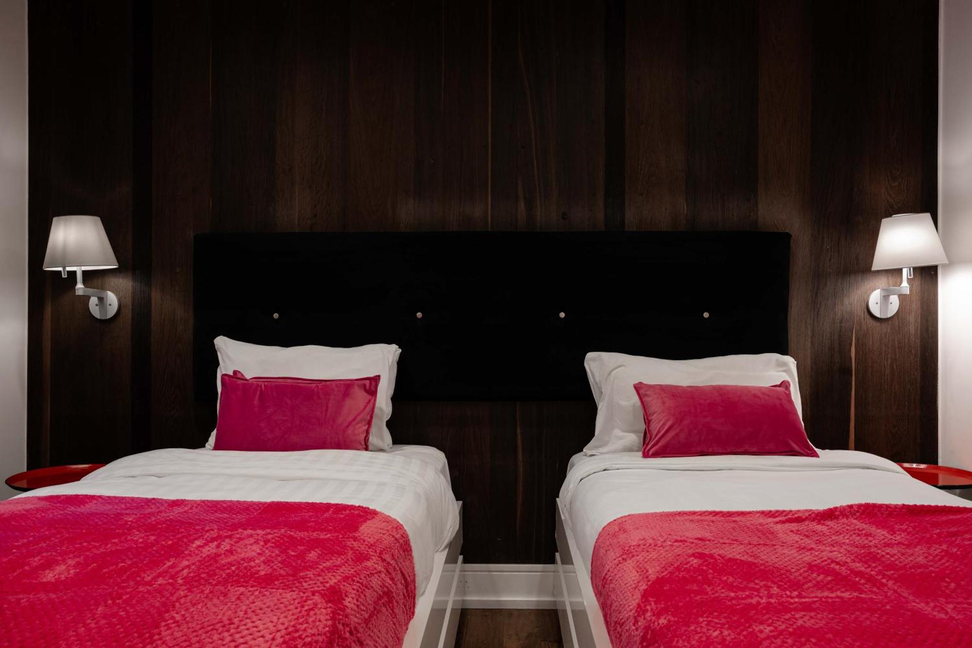 The Whitechapel 4*
